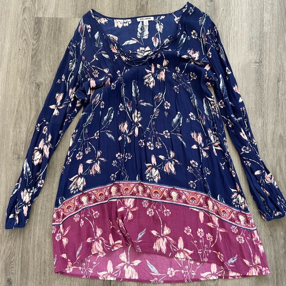 Beautiful flowy beachy floral Billabong dress! Light weight - Picture 1 of 3